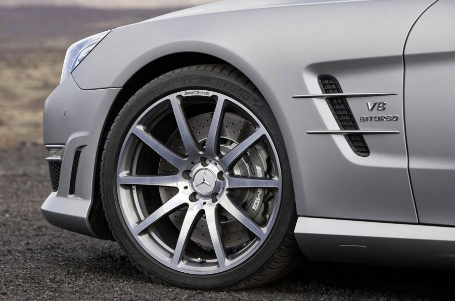  Mercedes-Benz SL63 AMG 2013 года  (фото 38 из 84)